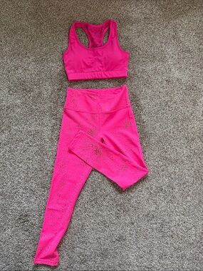 Zyia Hot Pink Women's Athletic Set - Sports Bra & Leggings